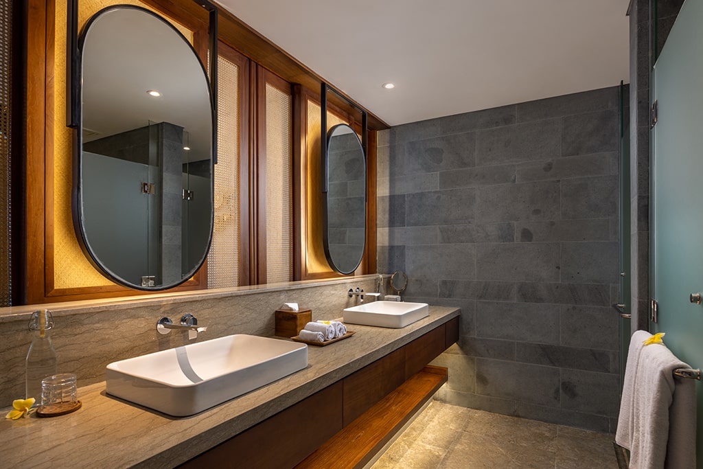 Luxury Suite King or Twin - Sea View
